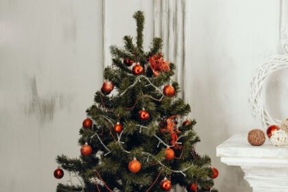 Discover the Benefits of Flocked Artificial Christmas Trees for a Joyous Holiday Season!