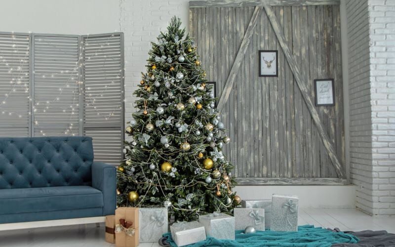 The Benefits of Decorating with Artificial Green Christmas Trees: Tips and Ideas for Creating a Festive Atmosphere This Holiday Season