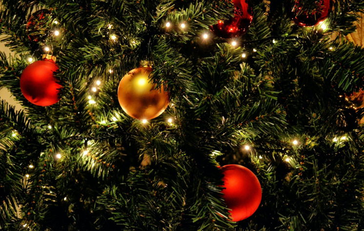 The Benefits and Safety of Artificial Christmas Trees for America