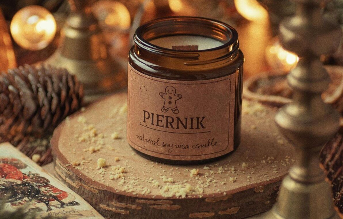 Best Deals on Artificial Christmas Trees & Wreaths